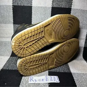 Nike Air Jordan 1 Mid Black Gold White Men Size 12 Leather Used 554724-042 CHEAP Nike Air Jordan 1 Mid Shoes Black Gold 554724-042 Leather  main image 4
